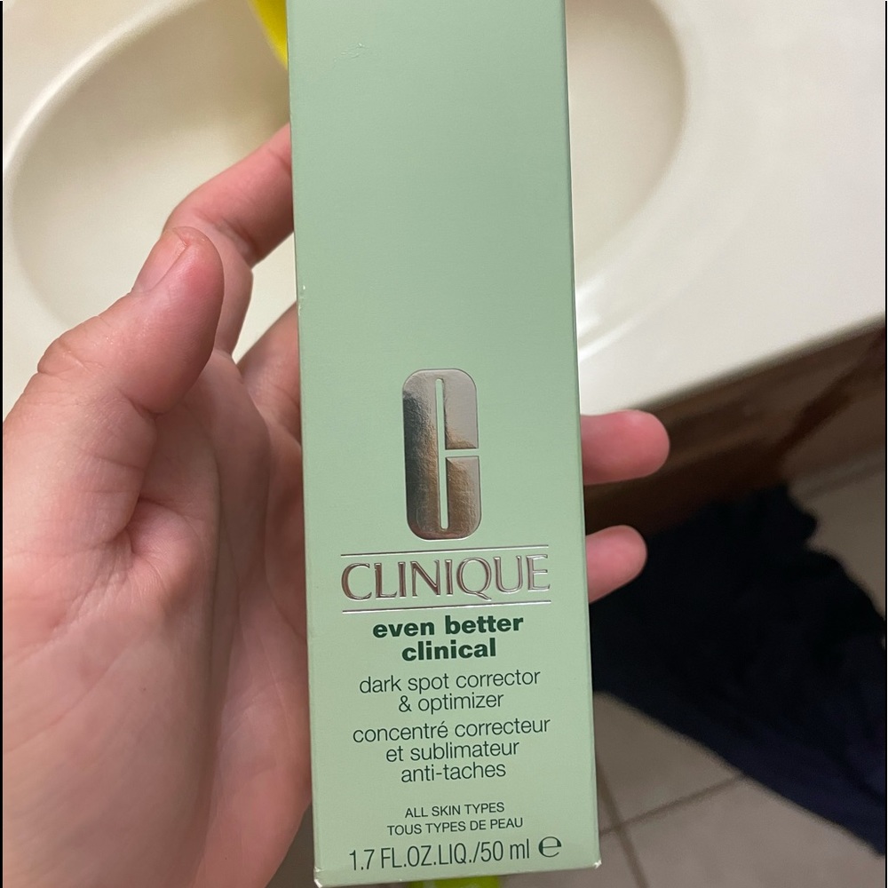Clinique Clinical Radical Dark Spot Corrector